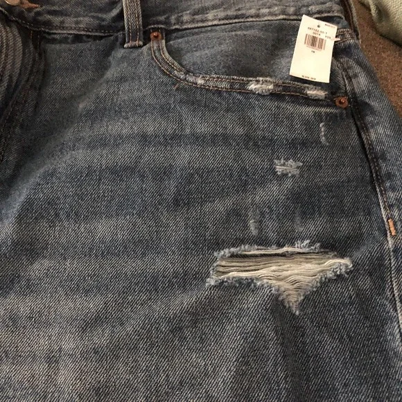 Old Navy Women's 18 Hi Rise Raw Hem Denim Blue Shorts - Picture 7 of 11